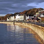 Holiday home Lens Lookout - Seaview And Balcony - Part Of The The Bay Village With Pool, Gym And Direct Access, Pub, Restaurant, Tennis And Meadows Walks Filey
