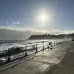 Lens Lookout - Seaview And Balcony - Part Of The The Bay Village With Pool, Gym And Direct Access, Pub, Restaurant, Tennis And Meadows Walks Holiday home *