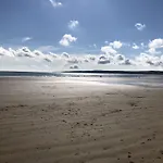 Lens Lookout - Seaview And Balcony - Part Of The The Bay Village With Pool, Gym And Direct Access, Pub, Restaurant, Tennis And Meadows Walks Filey