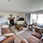 Lens Lookout - Seaview And Balcony - Part Of The The Bay Village With Pool, Gym And Direct Access, Pub, Restaurant, Tennis And Meadows Walks Holiday home *