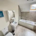 Lens Lookout - Seaview And Balcony - Part Of The The Bay Village With Pool, Gym And Direct Access, Pub, Restaurant, Tennis And Meadows Walks