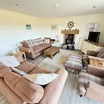 Holiday home Lens Lookout - Seaview And Balcony - Part Of The The Bay Village With Pool, Gym And Direct Access, Pub, Restaurant, Tennis And Meadows Walks *