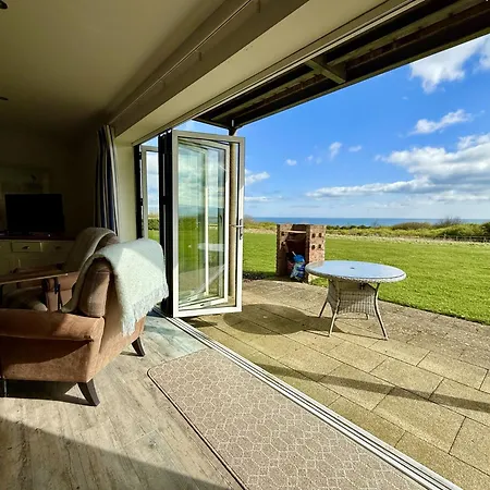 Lens Lookout - Seaview And Balcony - Part Of The The Bay Village With Pool, Gym And Direct Access, Pub, Restaurant, Tennis And Meadows Walks *
