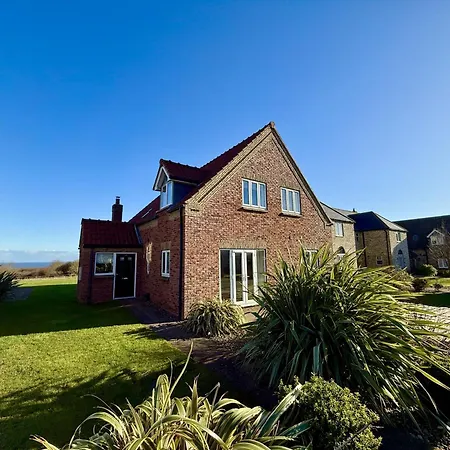 Casa vacanze Lens Lookout - Seaview And Balcony - Part Of The The Bay Village With Pool, Gym And Direct Access, Pub, Restaurant, Tennis And Meadows Walks *