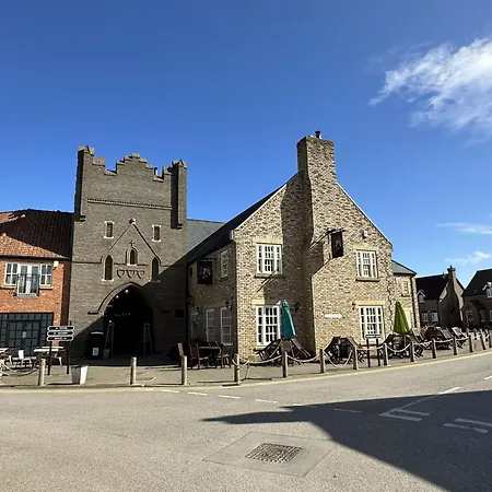 Casa vacanze Lens Lookout - Seaview And Balcony - Part Of The The Bay Village With Pool, Gym And Direct Access, Pub, Restaurant, Tennis And Meadows Walks Filey