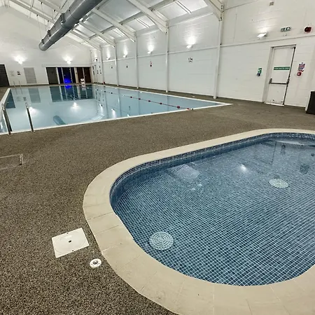 Lens Lookout - Seaview And Balcony - Part Of The The Bay Village With Pool, Gym And Direct Access, Pub, Restaurant, Tennis And Meadows Walks Filey