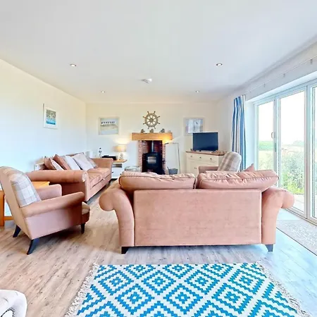 Lens Lookout - Seaview And Balcony - Part Of The The Bay Village With Pool, Gym And Direct Access, Pub, Restaurant, Tennis And Meadows Walks