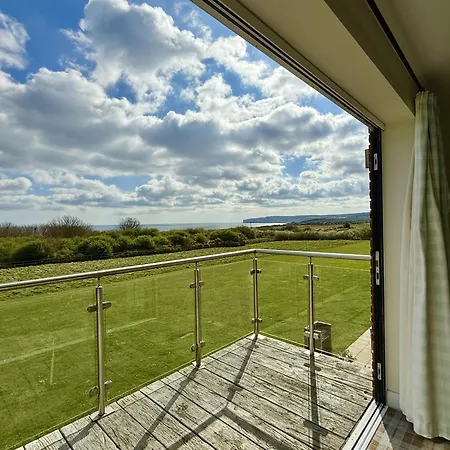 Lens Lookout - Seaview And Balcony - Part Of The The Bay Village With Pool, Gym And Direct Access, Pub, Restaurant, Tennis And Meadows Walks *