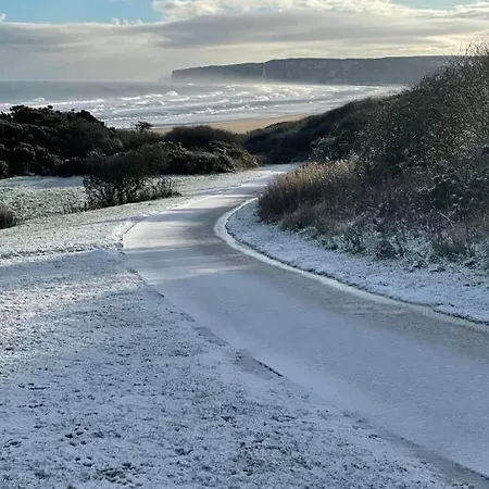 Casa de Férias Lens Lookout - Seaview And Balcony - Part Of The The Bay Village With Pool, Gym And Direct Access, Pub, Restaurant, Tennis And Meadows Walks