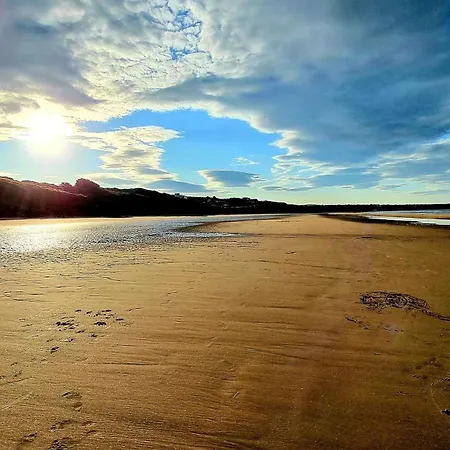 Lens Lookout - Seaview And Balcony - Part Of The The Bay Village With Pool, Gym And Direct Access, Pub, Restaurant, Tennis And Meadows Walks Casa de Férias Filey