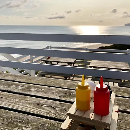 Casa de Férias Lens Lookout - Seaview And Balcony - Part Of The The Bay Village With Pool, Gym And Direct Access, Pub, Restaurant, Tennis And Meadows Walks Filey