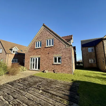 Lens Lookout - Seaview And Balcony - Part Of The The Bay Village With Pool, Gym And Direct Access, Pub, Restaurant, Tennis And Meadows Walks *