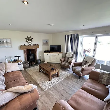 Lens Lookout - Seaview And Balcony - Part Of The The Bay Village With Pool, Gym And Direct Access, Pub, Restaurant, Tennis And Meadows Walks Casa de Férias *