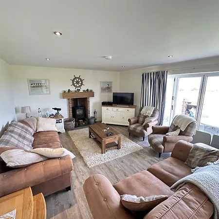 Lens Lookout - Seaview And Balcony - Part Of The The Bay Village With Pool, Gym And Direct Access, Pub, Restaurant, Tennis And Meadows Walks Casa de Férias *