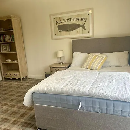 Lens Lookout - Seaview And Balcony - Part Of The The Bay Village With Pool, Gym And Direct Access, Pub, Restaurant, Tennis And Meadows Walks Filey